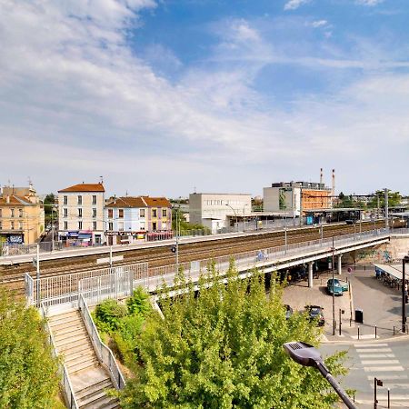 Au Pied De La Gare Aux Portes De Paris Vitry-sur-Seine Exteriör bild